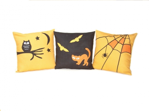 Juhaszeva - Egyedi díszpárnahuzatok Halloween-ra, bagoly, denevér, macska és pók mintával, Meska