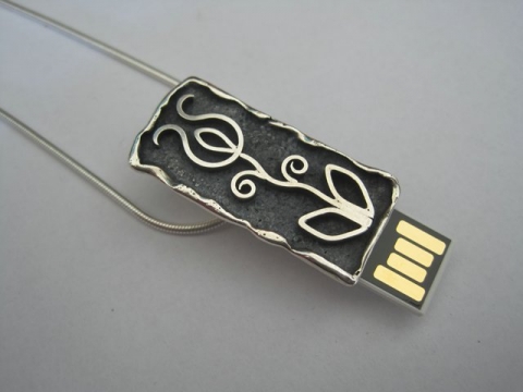 Egszeresz - Ezüst pendrive medál, Meska