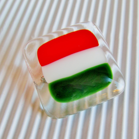 CSILLAGuveg - Kokárda üveg kitűző, Meska