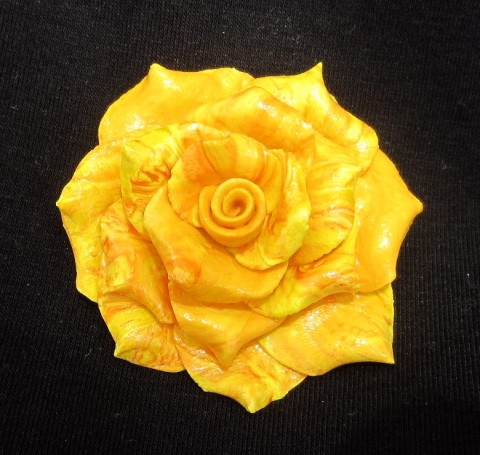 \'Tequila Sunrise\' Rózsa Kitűző, Ékszer, óra, Bross, kitűző, Polymer gyurmából készítettem ezt a rózsa kitűzőt, vidám hangulatot teremtve egy nyári öltözékhez
A ..., Meska