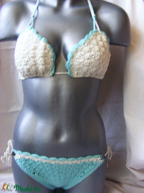 horgolt bikini gyöngyökkel, Ruha, divat, cipő, Női ruha, Fürdőruha, Tiszta pamut,türkizkék-fehér kombinációjú kézzel horgolt bikini, alsó része gyöngyökkel díszített. 3..., Meska