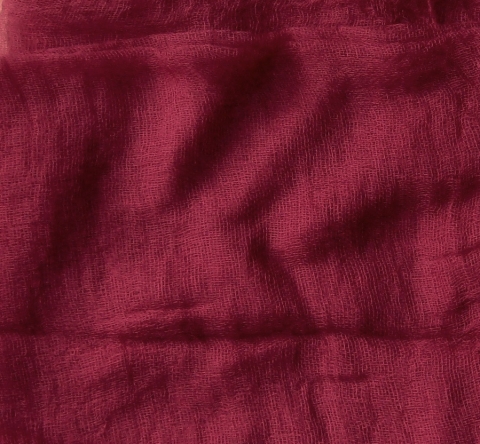 ciklámen gézkendő, Ruha, divat, cipő, Női ruha, A ciklámen egy sötétebb, mélyebb árnyalata.
Mérete: 90x90 cm

Pihe-puha gézkendő  nagyon kellemes vi..., Meska