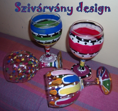 Vidám szivárványos pohár -készlet, Konyhafelszerelés, Képzőművészet , Vegyes technika, Te sem szereted,ha a vendégeid, nem tudják,melyik volt a poharuk?
 
Most biztosan megjegyezhetik,ha ..., Meska
