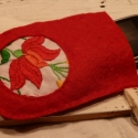 "Piros-Piros-Piros" Mobiltartó, Piros szanű filcből és újrahasznosított kaloc...