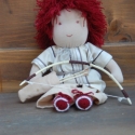 Íjász Waldorf baba 30 cm-es, Játék, Baba, babaház, Baba-és bábkészítés, Varrás, - Mérete: 30 cm
- Fiú baba, kócos, vörös hajjal.    - Ruházata: Ing, nadrág, horgolt kiscipő
- Felsz..., Meska