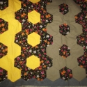 Nagymama virágoskertje  sárgában, Baba-mama-gyerek, Dekoráció, Gyerekszoba, Kép, Patchwork, foltvarrás, Varrás, Sárgás-barnás árnyalatokban ,újrafelhasznált anyagokból ,kézi varrással és kézi tűzéssel készítettem..., Meska
