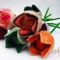 Nemezelt tulipánok, Dekoráció, Mindenmás, Dísz, Ünnepi dekoráció, Nemezelés, 9 szálat tartalmazó nemezelt tuipáncsokor.
A tulipánok házilag festett gyapjúból vannak nemezelve
Eg..., Meska