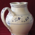Kancsó kék virágokkal, Konyhafelszerelés, Otthon, lakberendezés, Kancsó , Kaspó, virágtartó, váza, korsó, cserép, Kerámia, 2,2 literes, 20 cm a magassága és 18 cm széles a hasa. Vörösre égő agyagból korongoztam, szikkadásak..., Meska