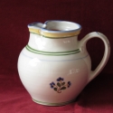 Kancsó virágokkal, Konyhafelszerelés, Otthon, lakberendezés, Kancsó , Kaspó, virágtartó, váza, korsó, cserép, Kerámia, 1,5 literes, 18 cm a magassága és 16 cm széles a hasa. Vörösre égő agyagból korongoztam, szikkadásak..., Meska