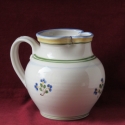 Kancsó virágokkal, Konyhafelszerelés, Otthon, lakberendezés, Kancsó , Kaspó, virágtartó, váza, korsó, cserép, Kerámia, 1,5 literes, 18 cm a magassága és 16 cm széles a hasa. Vörösre égő agyagból korongoztam, szikkadásak..., Meska
