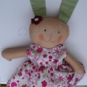 Nyuszilány, Dekoráció, Játék, Baba-mama-gyerek, Baba, babaház, 28 cm magas (plusz a füle :), saját tervezésű vidám nyuszikislány. Pamutvászon anyag a teste, virágo..., Meska