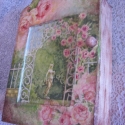 Romantikus, rózsás kulcsos szekrény, Otthon, lakberendezés, Tárolóeszköz, Decoupage, szalvétatechnika, Festett tárgyak, 22x15x5 cm natur fa szekrénykét alapoztam, festettem, szalvéta motívumok felhasználásval díszítettem..., Meska