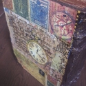 Régi kódex doboz formában, Dekoráció, Otthon, lakberendezés, Férfiaknak, Tárolóeszköz, Decoupage, szalvétatechnika, Festett tárgyak, 24x18x9 cm fadobozt díszítettem egy nagyon szép rízspapírral. Ásványpasztáztam a gerincét, így bőrkö..., Meska
