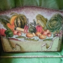 Konyhai papírtörlő tartó.dinnyés , Konyhafelszerelés, Decoupage, szalvétatechnika, Konyhai papírtörlő tartó.festett ,szalvétával díszített.
24x32cm
postázás postai díjszabás szerint.
..., Meska