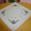 lila ibolya 01, Dekoráció, Konyhafelszerelés, Otthon, lakberendezés, Mindenmás, Hímzés, Mindenmás, Aida vászonra ,keresztszemes technikával készült a szélein az anyaghoz illő csipkével szegélyezett t..., Meska