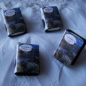 Tolkien - A gyűrűk ura ékszerszett , Ékszer, óra, Ékszerszett, A gyűrűk ura fülbevaló, medál és gyűrű süthető gyurmából, lelakkozva. A könyvek mérete kb. 2x3x1cm. ..., Meska