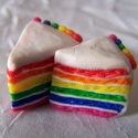 AKCIÓ! Szivárvány torta fülbevaló, Ékszer, óra, Fülbevaló, Süthető gyurmából készült, kb. 2x1,5 cm-es szivárvány torta fülbevalók. Kérésre lelakkozom, amitől f..., Meska