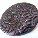 Virág mandala medál II., Ékszer, óra, Medál, Süthető gyurmából készült, kb. 4,5 cm átmérőjű mandala medál.
Fülbevaló is rendelhető.

Személyes át..., Meska