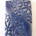 Csipkés kocka medál, Ékszer, óra, Medál, Süthető gyurmából készült, kb. 4,5 cm átmérőjű mandala medál.
Fülbevaló is rendelhető.

Személyes át..., Meska