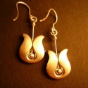 Tulipános ezüst fülbevaló, Ékszer, óra, Medál, Ötvös, A Tulipános medál fülbevalója
mérete akasztó nélkül: 12x22 mm

, Meska