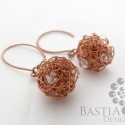 Kócos kristályos réz bogyó fülbevaló Swarovski kristállyal, A bogyó átmérője: kb. 1.5 cm

Kócos hatás�...