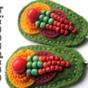 COLORFUL fülbevaló, textilékszer, Ékszer, óra, Fülbevaló, Ékszerkészítés, Varrás, Középzöld, sárga, bordó színű filcre varrtam világos piros műanyag gyöngyöt, zöld, lazac, piros kása..., Meska