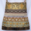 Drapp ,mintás 2.válltáska, Magyar motívumokkal, Ruha, divat, cipő, Táska, Válltáska, oldaltáska, Patchwork, foltvarrás, Varrás, Drapp,bútorszövet alapanyagból készült, középrész egy-egy hajtással díszített táska.
Felső részét ny..., Meska