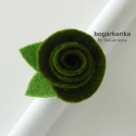 Rózsa gyűrű - spenót zöld, Ékszer, óra, Gyűrű, A gyűrű alapja állítható, a rózsa mérete levéllel együtt kb. 3x4 cm, magassága kb. 2 cm.

Hozzá illő..., Meska