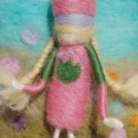 Tulipános manólány-tűnemezelt kép, Dekoráció, Baba-mama-gyerek, Kép, Gyerekszoba, Baba-és bábkészítés, Nemezelés, Aprócska, puha manólány szalad a nyári réten. 
A képet tűnemezeléssel készítettem puha szalaggyapjúb..., Meska