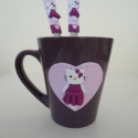 Hello Kitty-s bögre és evőeszközök ( kanál és villa süthető gyurmával díszítve), Baba-mama-gyerek, Konyhafelszerelés, Bögre, csésze, Gyurma, Kislányok és nagylányok bögrekészletéből nem hiányozhat Hello Kitty! Neked még nincs ilyen...? Itt a..., Meska