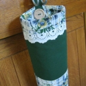 Kék virágos zacskótartó, Konyhafelszerelés, Otthon, lakberendezés, Tárolóeszköz, Patchwork, foltvarrás, Varrás, Nagyon megtetszett ez a virágmintás anyag. Igazán konyhai textilnek tudom elképzelni, ezért varrtam ..., Meska