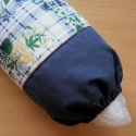 Kék virágos zacskótartó, Konyhafelszerelés, Otthon, lakberendezés, Tárolóeszköz, Patchwork, foltvarrás, Varrás, Nagyon megtetszett ez a virágmintás anyag. Igazán konyhai textilnek tudom elképzelni, ezért varrtam ..., Meska