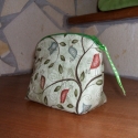 Baglyos-madaras zöldben  neszesszer, Szépségápolás, Táska, Fürdőszobai kellék, Neszesszer, Hímzés, Varrás, Fantasztikus anyagra bukkantam, a színe, mintája...azonnal készítenem kellett belőle valamit...

Mag..., Meska