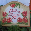 Piros tulipánok,USÁ-ba-Fa utcanévtábla, Dekoráció, Képzőművészet , Otthon, lakberendezés, Utcatábla, névtábla, Famegmunkálás, Festett tárgyak, Utcanév tábla Egyedi igény szerinti kivitelben.Kézi festéssel,akril+rizspapír.Antikolás ,lazúrozás--..., Meska