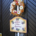 Lila tulipáncsokrok-Édának-névtábla-, Otthon, lakberendezés, Dekoráció, Ünnepi dekoráció, Utcatábla, névtábla, Famegmunkálás, Festett tárgyak, Névtábla nagy-,Egyedi igény szerinti díszítéssel--felirattal--Virágos indás motívumokkal is --elegán..., Meska