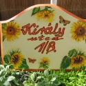 Napraforgós utcanévtábla-narancssárga kerettel, Otthon, lakberendezés, Képzőművészet , Bútor, Utcatábla, névtábla, Famegmunkálás, Festett tárgyak, Egyedi fa névtábla,-mart kerettel,  akril festéssel,+ dekupázsolással, időtálló (eső, nap)Falra ,abl..., Meska