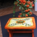 Tavasz--sámli,klassikus méretben, Bútor, Baba-mama-gyerek, Otthon, lakberendezés, Famegmunkálás, Festészet,  Indás,antikolt narancsszínű lazúros sámli.
Gyönyörű fenyőfából--asztalos mestermunka.
Több rétegben..., Meska