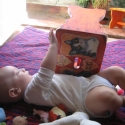 Babának is kis.gyereknek is.....fa sámli, Bútor, Baba-mama-gyerek, Otthon, lakberendezés, Famegmunkálás, Festészet, Kutyás cicás névvel dátummal,akrillal festett,  sámli.
Gyönyörű fenyőfából--asztalos mestermunka.
Tö..., Meska