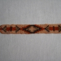 Gyöngy karkötő, Ékszer, óra, Karkötő, Gyöngyfűzés, Szövés, Gyöngyszövéssel készült karkötő.
Méretei: 2x18 cm, Meska