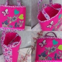 Lányka tatyó, pink virágos pillangóval, szív lufival, Baba-mama-gyerek, Táska, Baba-mama kellék, Szatyor, Varrás, Patchwork, foltvarrás, EGYEDI DARAB !!!!
Mint gyakorló nagymama készítettem ezt a könnyen használható kislány táskát.Jó tar..., Meska