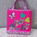 Lányka tatyó, pink virágos pillangóval, szív lufival, Baba-mama-gyerek, Táska, Baba-mama kellék, Szatyor, Varrás, Patchwork, foltvarrás, EGYEDI DARAB !!!!
Mint gyakorló nagymama készítettem ezt a könnyen használható kislány táskát.Jó tar..., Meska