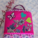 Lányka tatyó, pink virágos pillangóval, szív lufival, Baba-mama-gyerek, Táska, Baba-mama kellék, Szatyor, Varrás, Patchwork, foltvarrás, EGYEDI DARAB !!!!
Mint gyakorló nagymama készítettem ezt a könnyen használható kislány táskát.Jó tar..., Meska