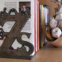 Könyvtámasz , monogram fából Zs betű, Dekoráció, Otthon, lakberendezés, Magyar motívumokkal, Famegmunkálás, Egyedi könyvtámasz antikolva, nyírfából.

A betűk igény szerint kérhetők, az abc összes betűjéből el..., Meska