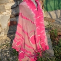 Pink fehér selymes hangjegyek , Nemezelés, Pink-fehér nemezelt selyem chiffon sál.
170x85cm-es finom, pihekönnyű batikolt chiffon anyagra nemez..., Meska