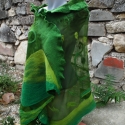Zöldellő levelek , Nemezelés, Zöldes árnyalatokkal nemezelt selyem chiffon sál.
170x85cm-es finom, pihekönnyű batikolt selyem chif..., Meska