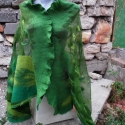 Zöldellő levelek , Nemezelés, Zöldes árnyalatokkal nemezelt selyem chiffon sál.
170x85cm-es finom, pihekönnyű batikolt selyem chif..., Meska