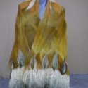 Sivatag színeivel alkalmi nemezsál, Ruha, divat, cipő, Nemezelés, Ez a stóla megrendelésre készült, mérete 195 x 85 cm; ötletadónak tettem ki a polcomra.
A festett se..., Meska