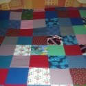 patchwork ágyterítő, Otthon, lakberendezés, Lakástextil, 18 x 18 cm.-es kockákból állítottam össze ezt a nagy ágytakarót. Mutatós, élénk színeivel feldobja b..., Meska