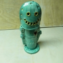 Robot lámpa :) , Otthon, lakberendezés, Dekoráció, Lámpa, Hangulatlámpa, Kerámia, Festett tárgyak, Ezt a lámpát kerámiából készítettem, teste kézzel van formázva,kivágva (a fény ott jön ki). Kézzel f..., Meska