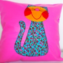 Pink Cili cicás párnácska, Baba-mama-gyerek, Dekoráció, Játék, Gyerekszoba, Patchwork, foltvarrás, Varrás, Pink pamutvászonra türkiz virágmintás karton anyagból applikációs technikával készítettem. Bújtatós ..., Meska